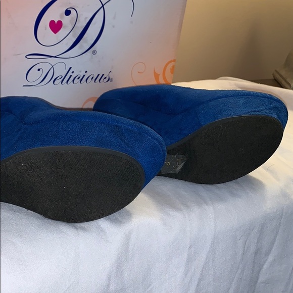 Wore once,between Cobalt and Navy blue wedges - Picture 3 of 5